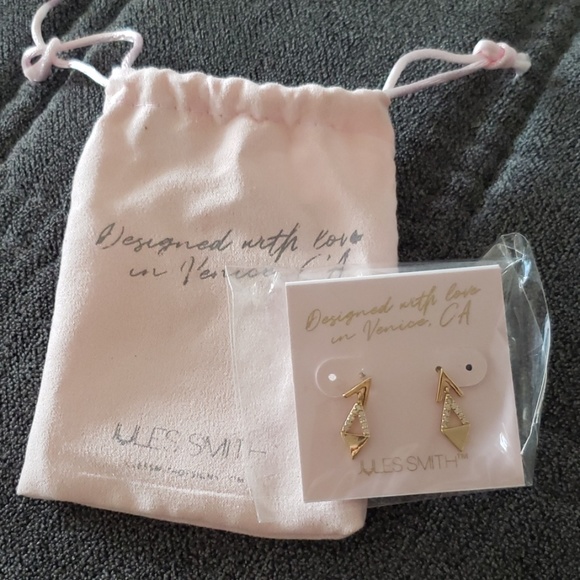 Jules Smith - Picture 2 of 5